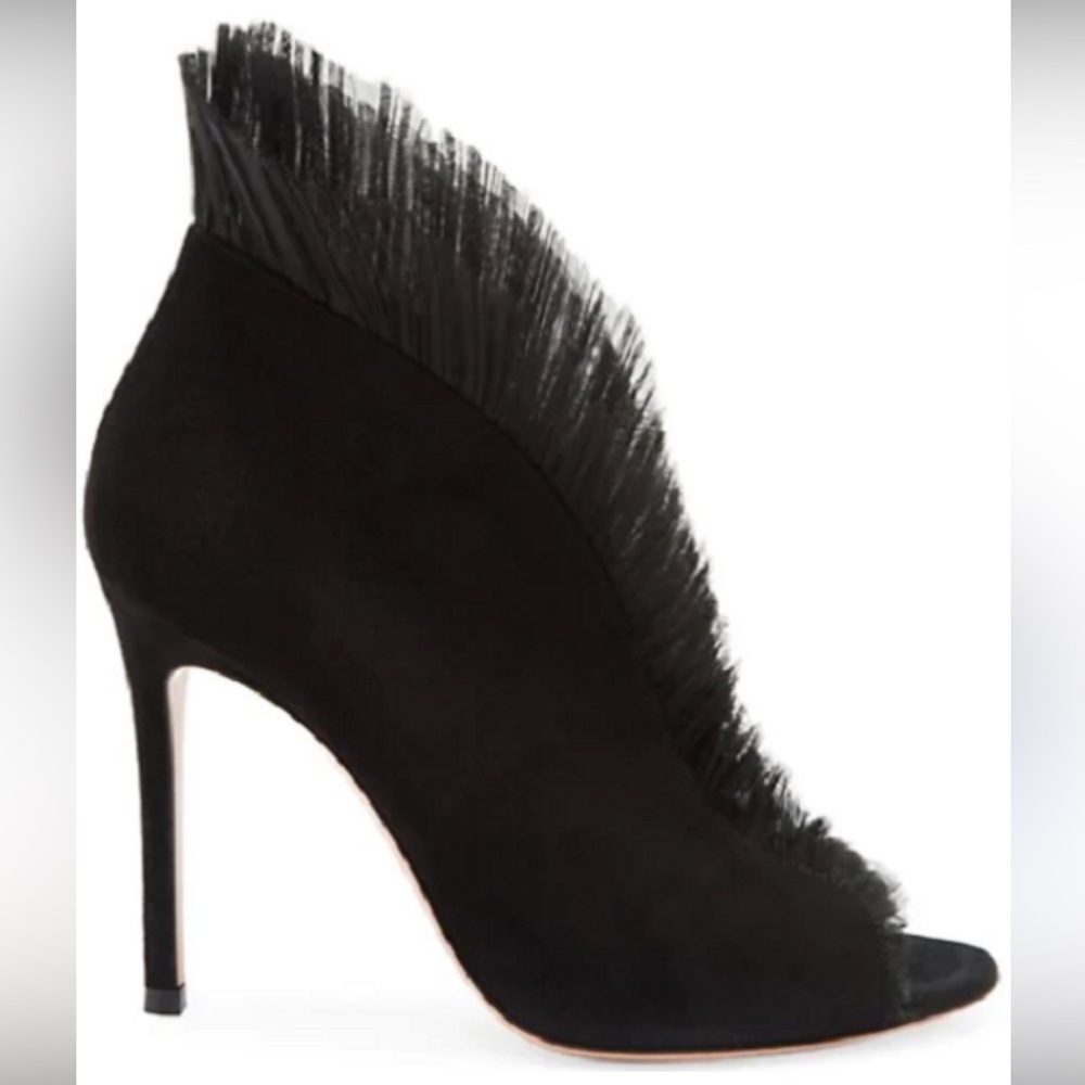 GIANVITO ROSSI Black Suede
Ginevra Tulle Ruffle Edge Bootie